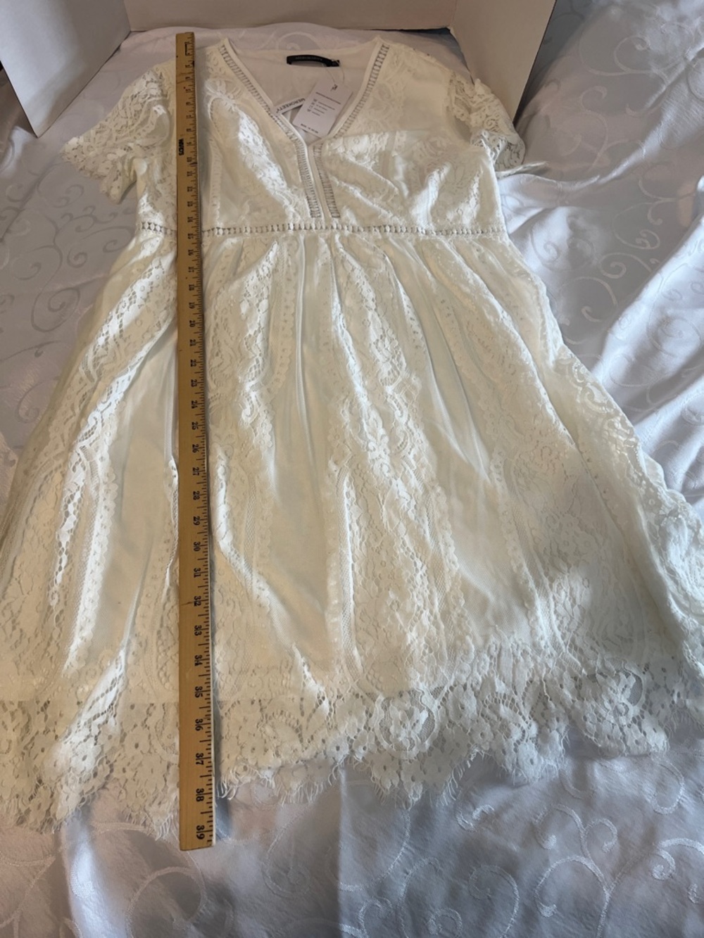 White Lace V-Neck Short Sleeve Dress - Picture 6 of 7